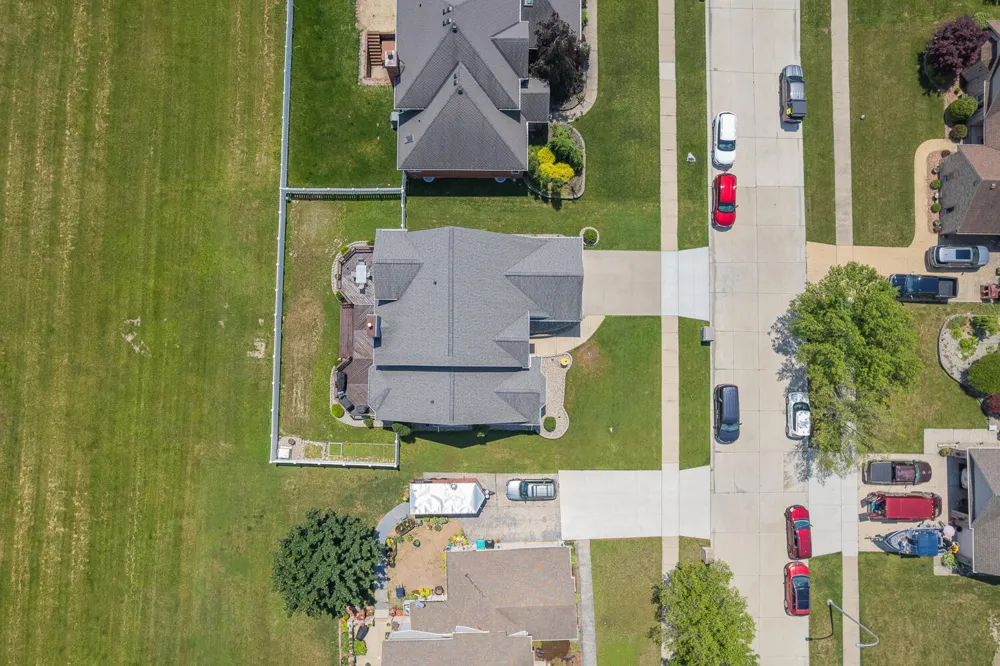 32321 Liparoto Drive Rockwood City, MI 48173