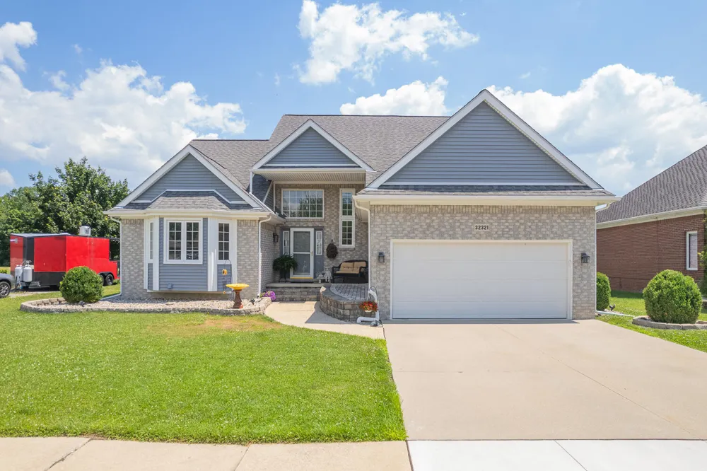 32321 Liparoto Drive Rockwood City, MI 48173
