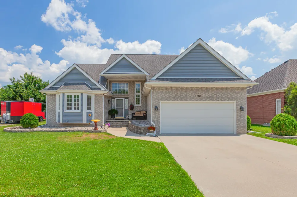 32321 Liparoto Drive Rockwood City, MI 48173