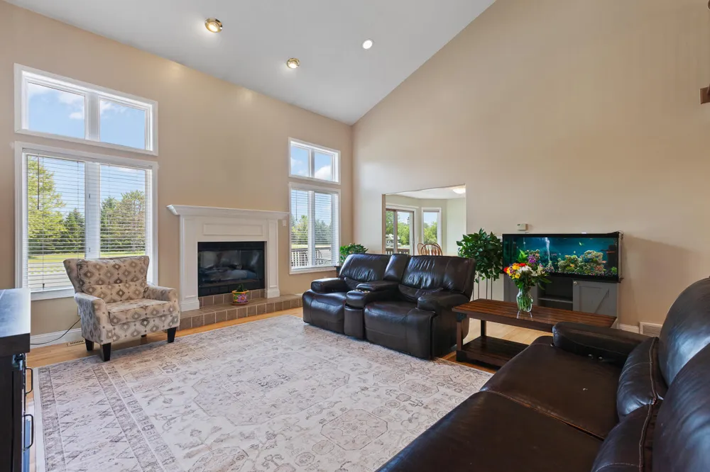 32321 Liparoto Drive Rockwood City, MI 48173