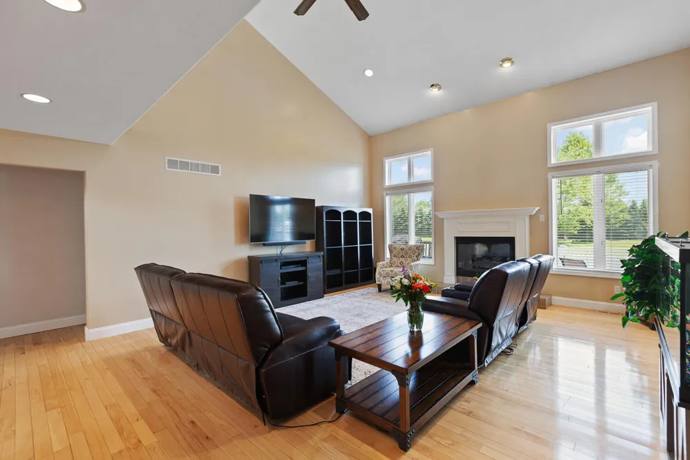 32321 Liparoto Drive Rockwood City, MI 48173