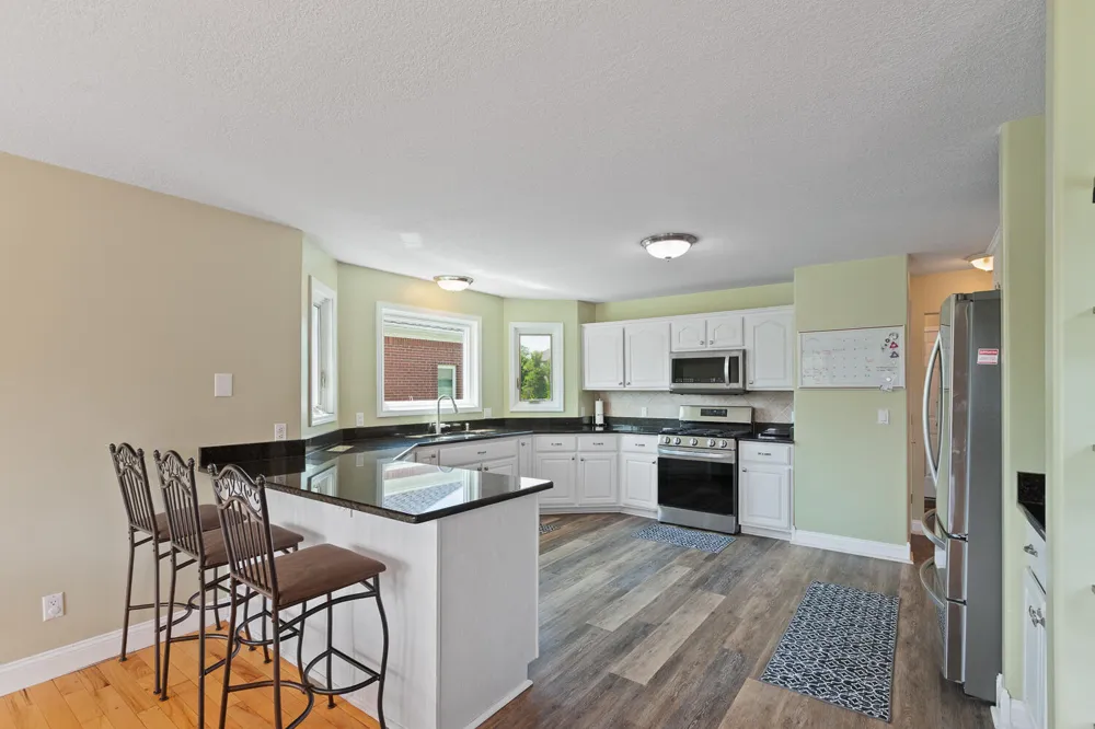 32321 Liparoto Drive Rockwood City, MI 48173
