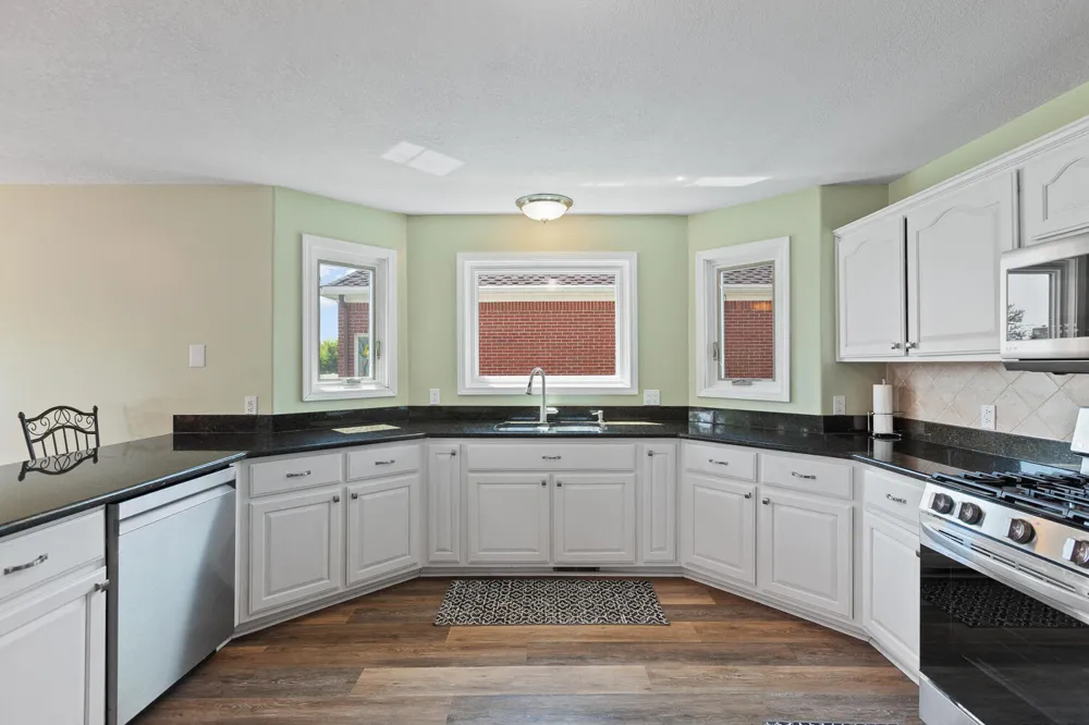 32321 Liparoto Drive Rockwood City, MI 48173