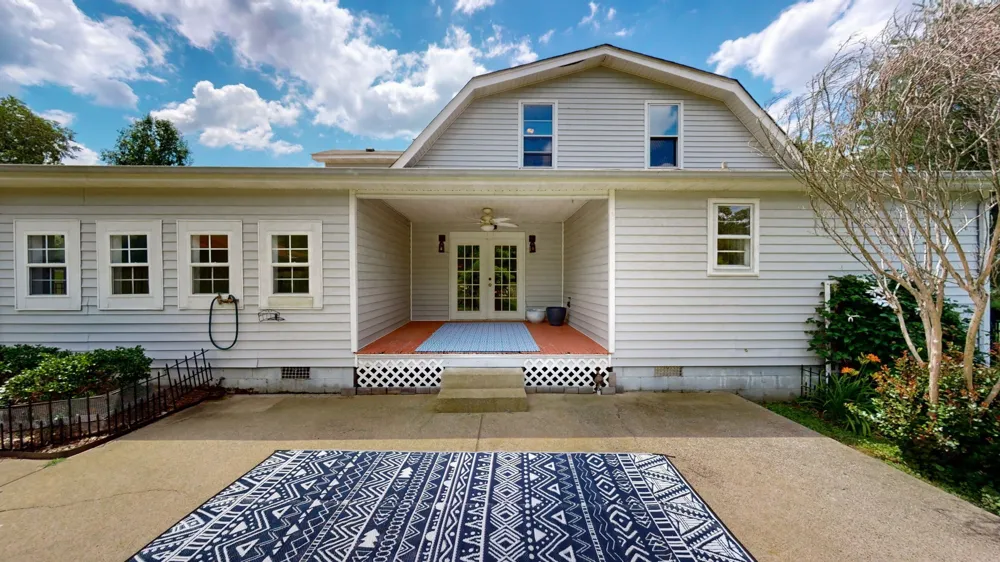 113 Yell Dr E Wartrace, TN 37183