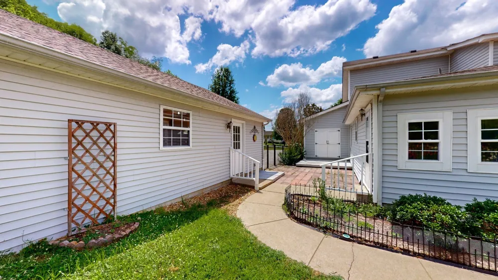 113 Yell Dr E Wartrace, TN 37183
