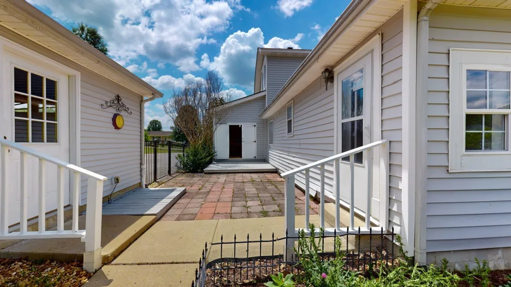 113 Yell Dr E Wartrace, TN 37183