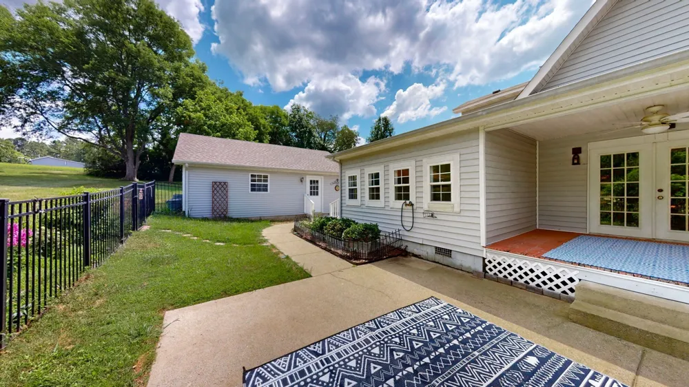 113 Yell Dr E Wartrace, TN 37183