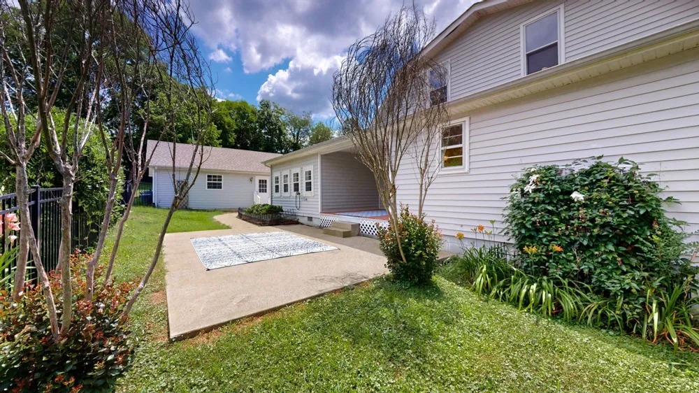 113 Yell Dr E Wartrace, TN 37183