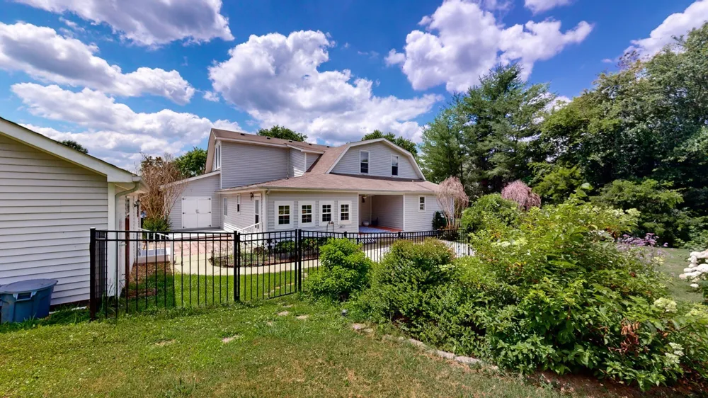 113 Yell Dr E Wartrace, TN 37183