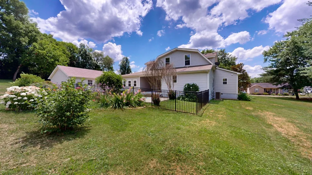 113 Yell Dr E Wartrace, TN 37183