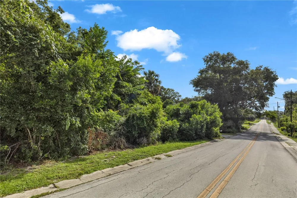 132 COLOMBA ROAD Debary, FL 32713