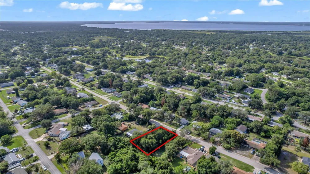 132 COLOMBA ROAD Debary, FL 32713