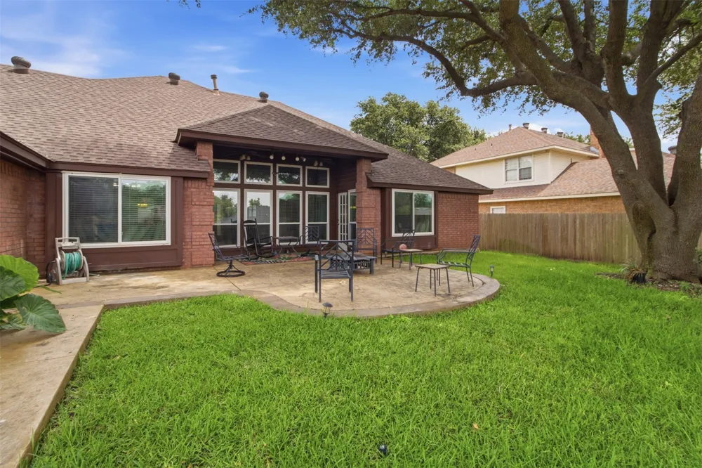 1416 Daventry Drive DeSoto, TX 75115