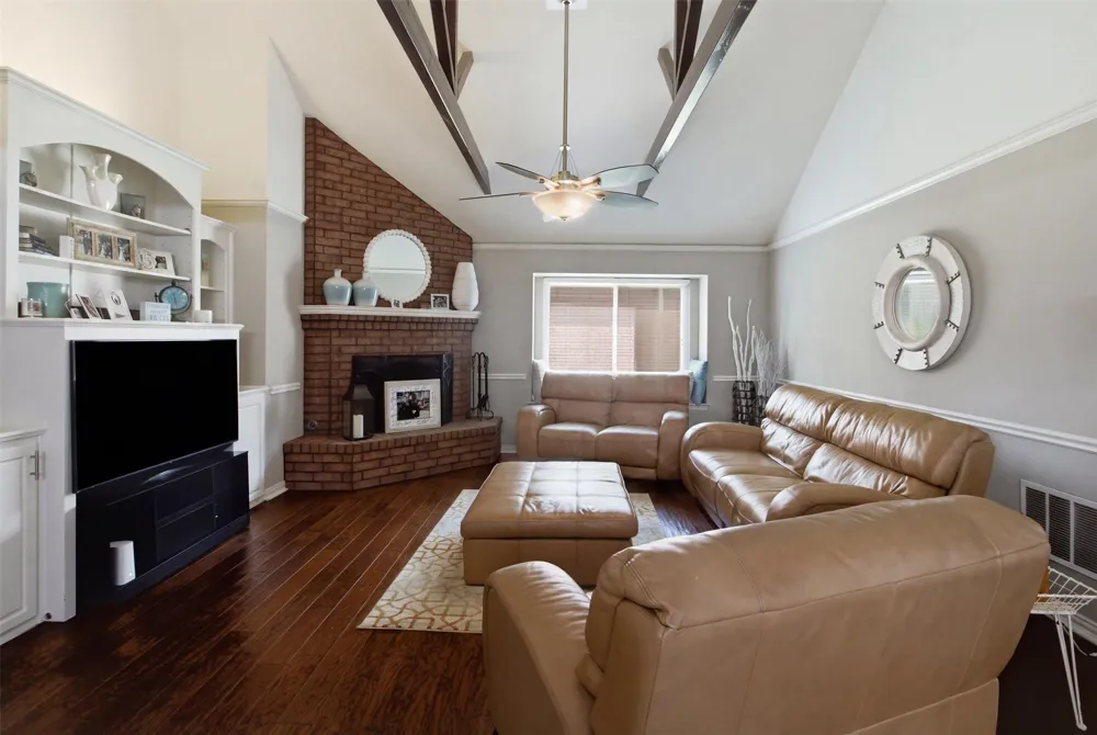 1416 Daventry Drive DeSoto, TX 75115