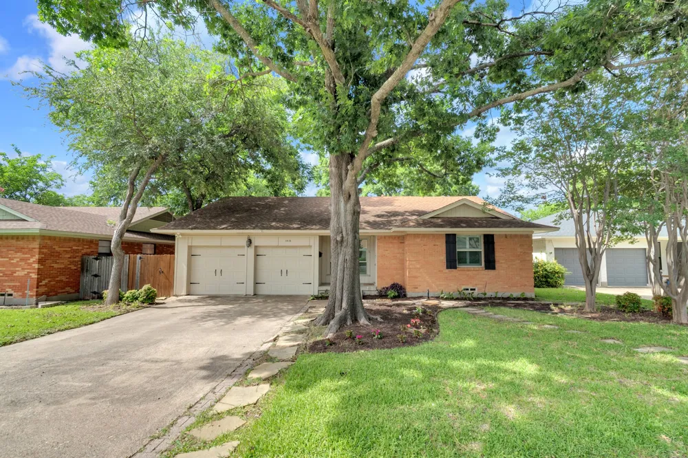 1815 Oates Drive Dallas, TX 75228