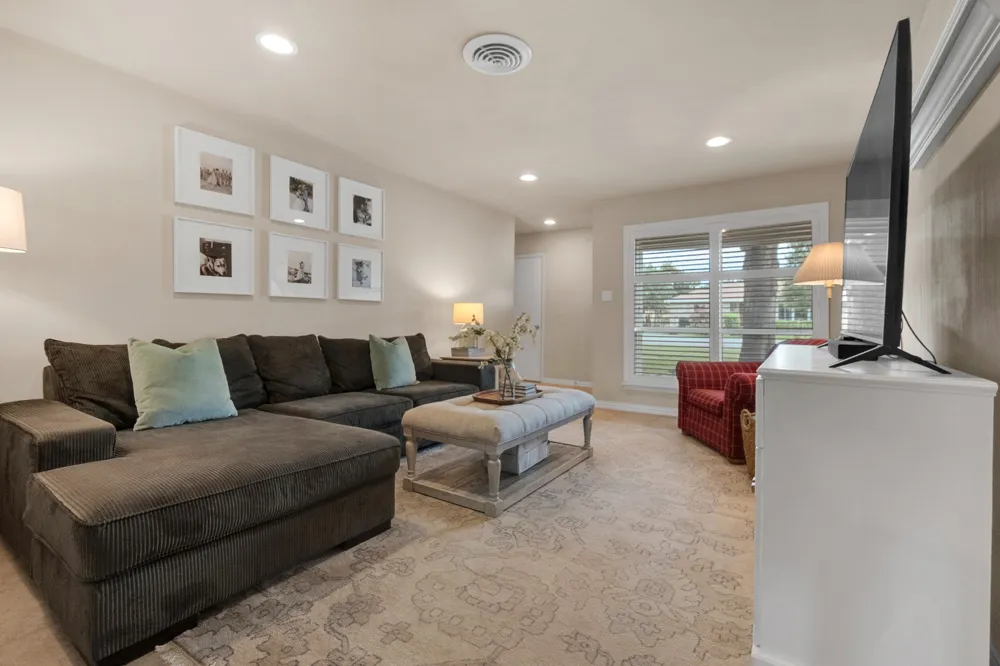 1815 Oates Drive Dallas, TX 75228