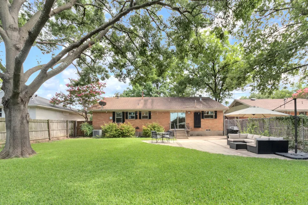 1815 Oates Drive Dallas, TX 75228