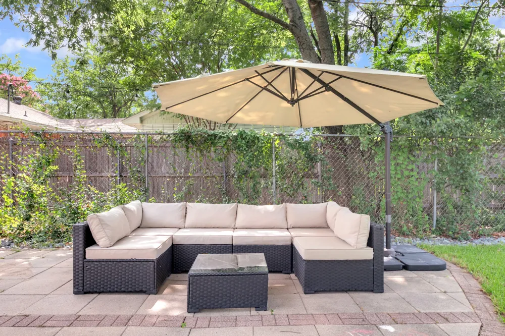 1815 Oates Drive Dallas, TX 75228