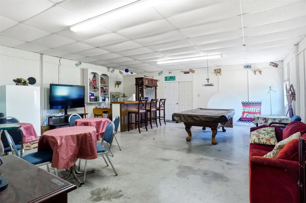 447 Bypass 287 Alvord, TX 76225
