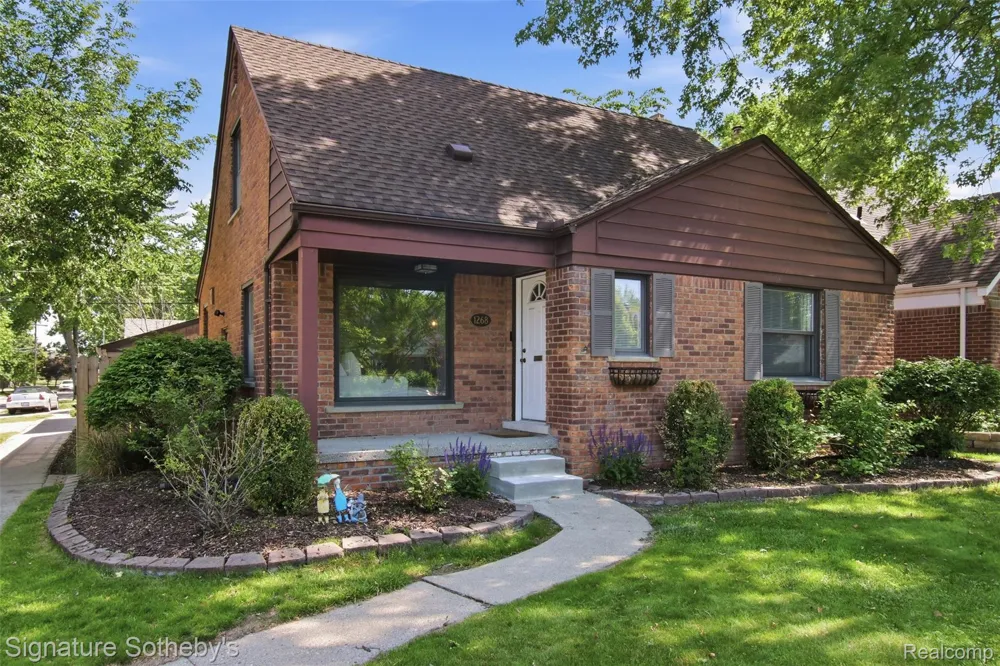 1268 Brys Drive Grosse Pointe Woods City, MI 48236