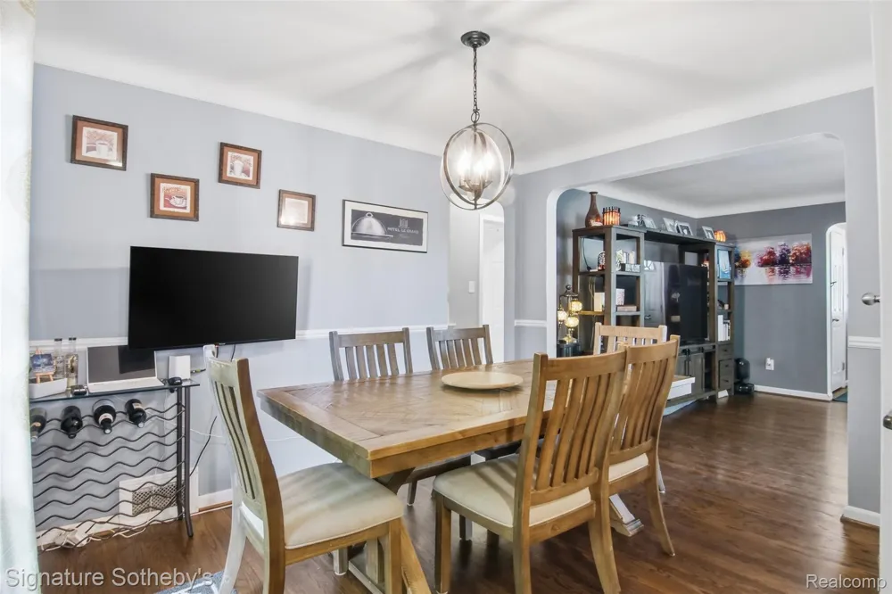 1268 Brys Drive Grosse Pointe Woods City, MI 48236