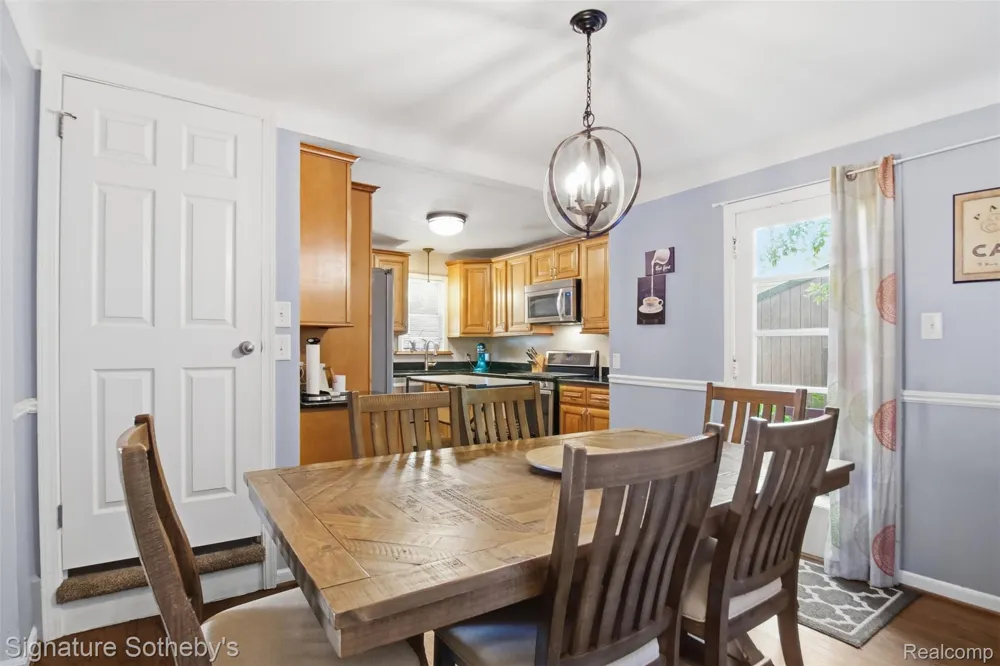 1268 Brys Drive Grosse Pointe Woods City, MI 48236