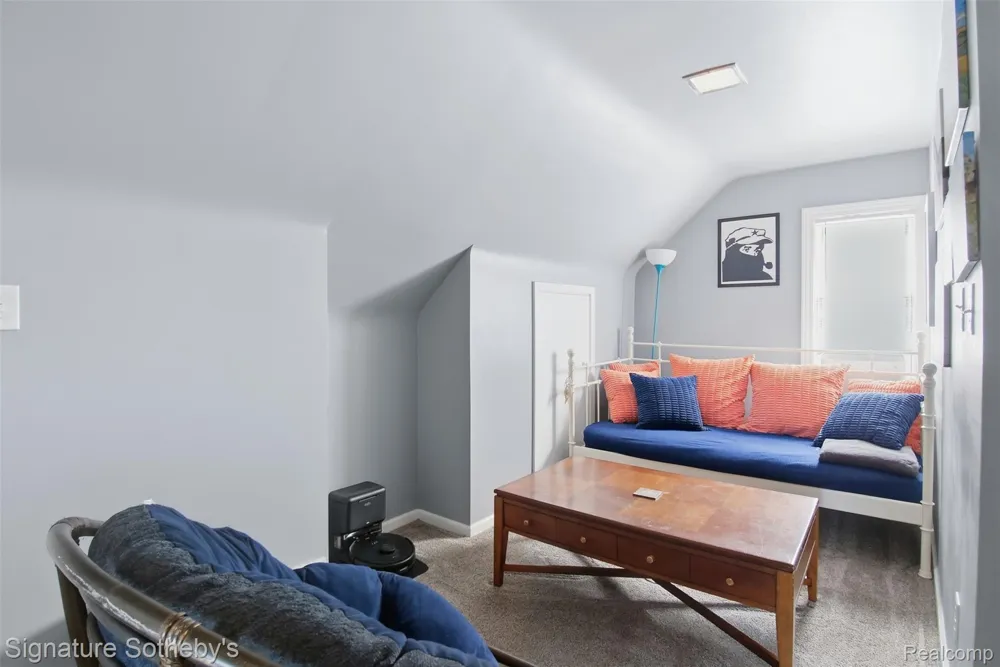 1268 Brys Drive Grosse Pointe Woods City, MI 48236