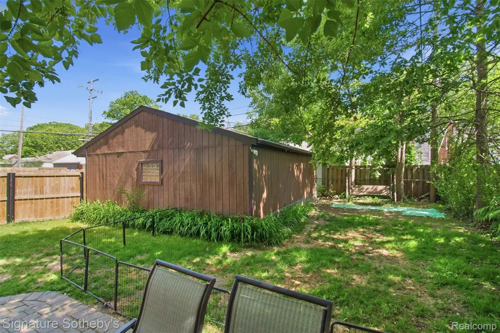 1268 Brys Drive Grosse Pointe Woods City, MI 48236