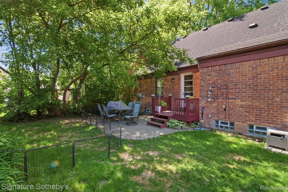 1268 Brys Drive Grosse Pointe Woods City, MI 48236