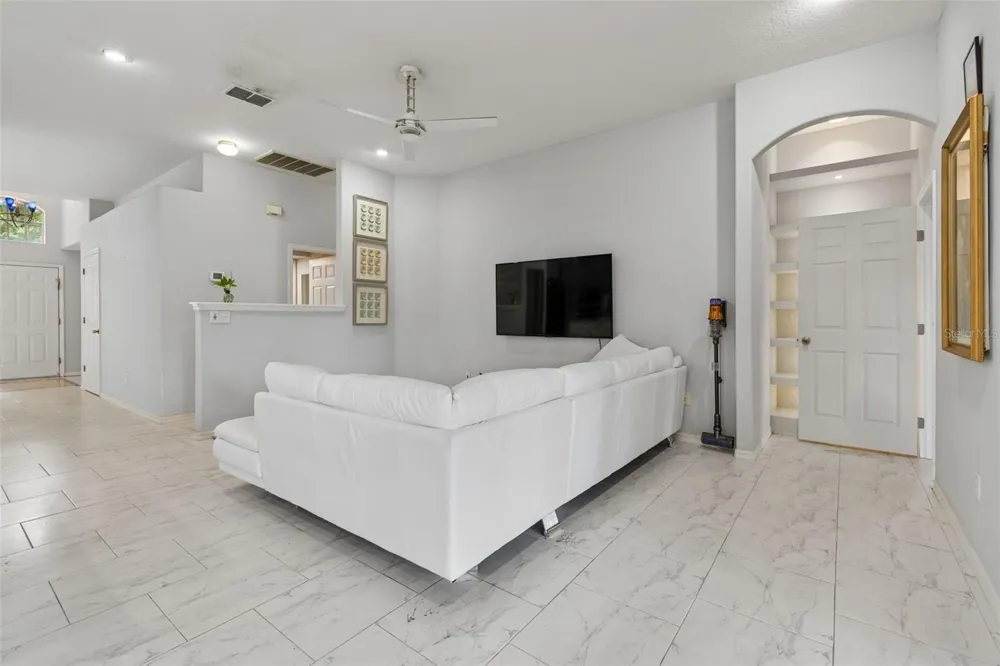 4643 DUNNIE DRIVE Tampa, FL 33614