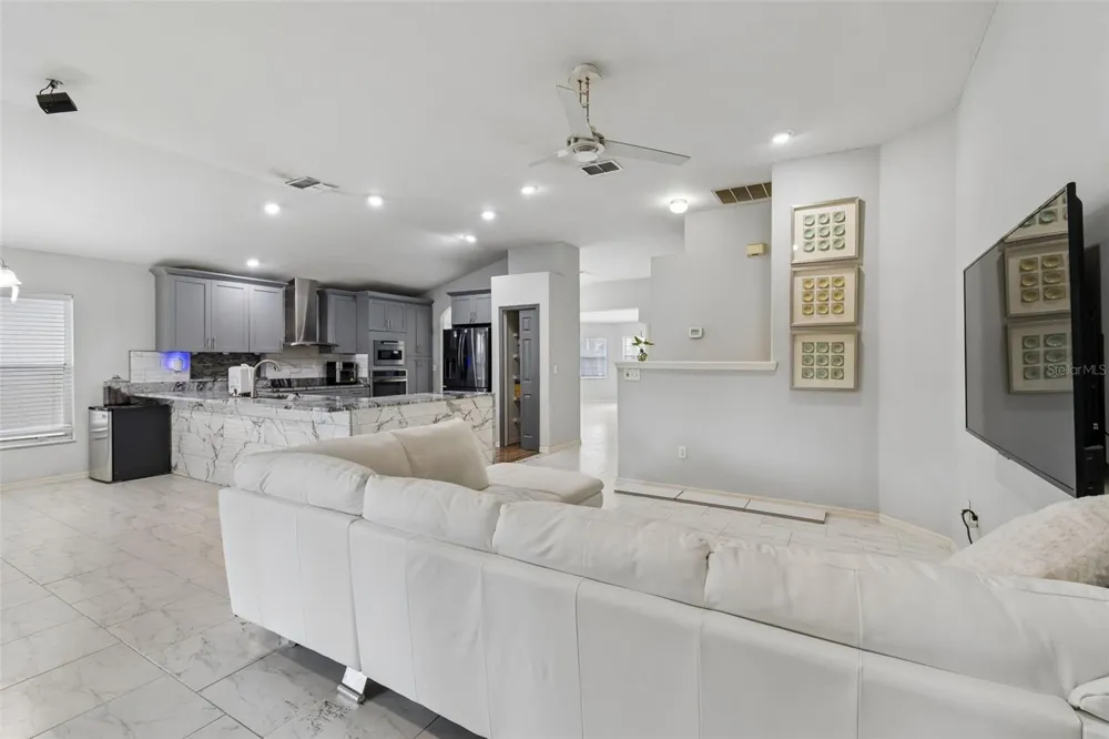 4643 DUNNIE DRIVE Tampa, FL 33614