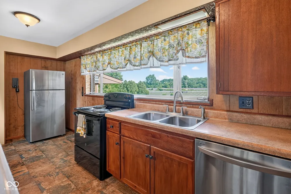 1220 S State Road 67 Pendleton, IN 46064