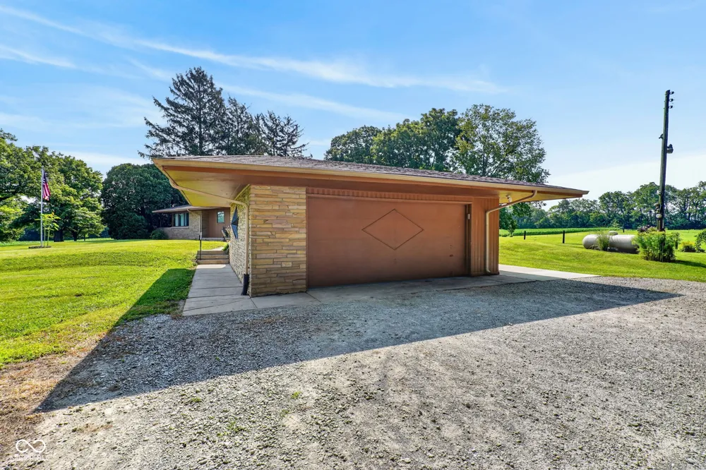 1220 S State Road 67 Pendleton, IN 46064