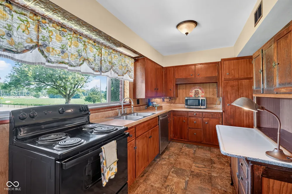 1220 S State Road 67 Pendleton, IN 46064
