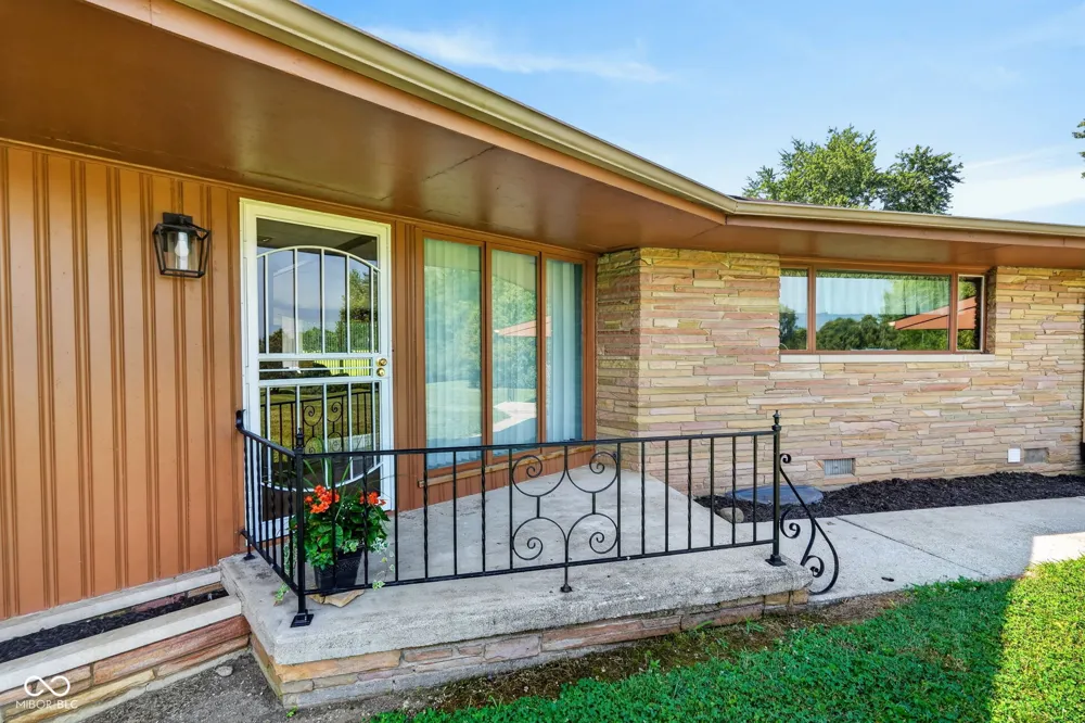 1220 S State Road 67 Pendleton, IN 46064