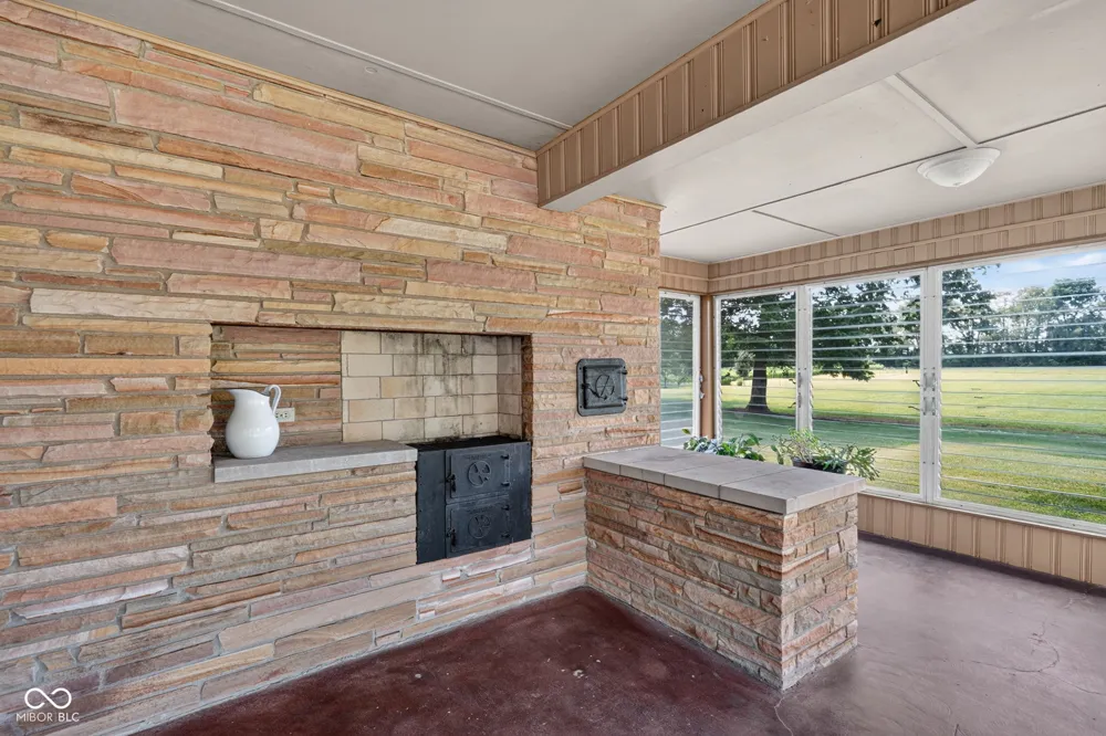 1220 S State Road 67 Pendleton, IN 46064