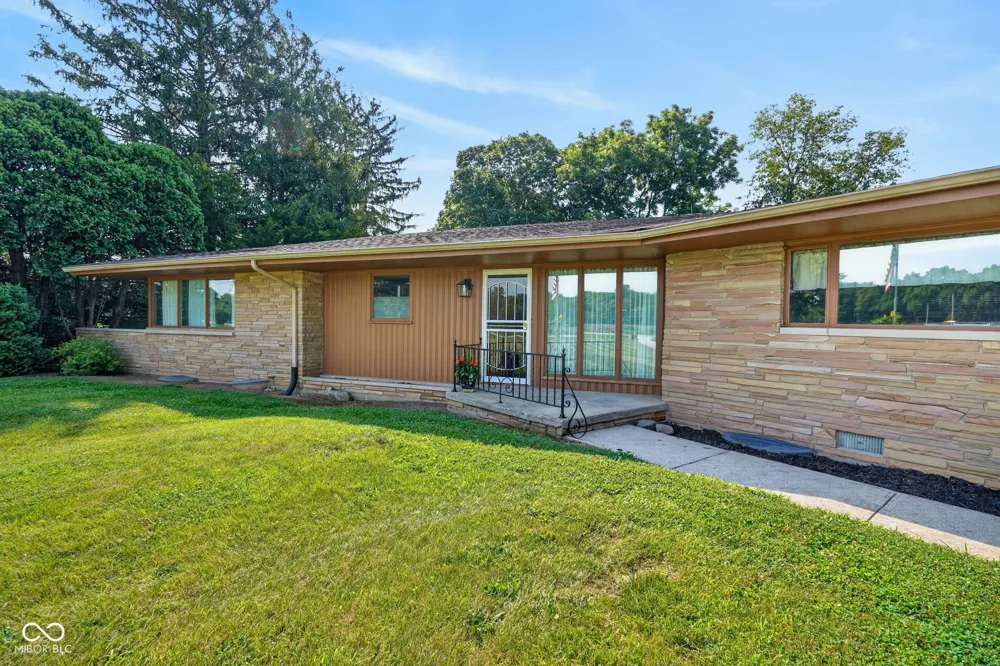 1220 S State Road 67 Pendleton, IN 46064