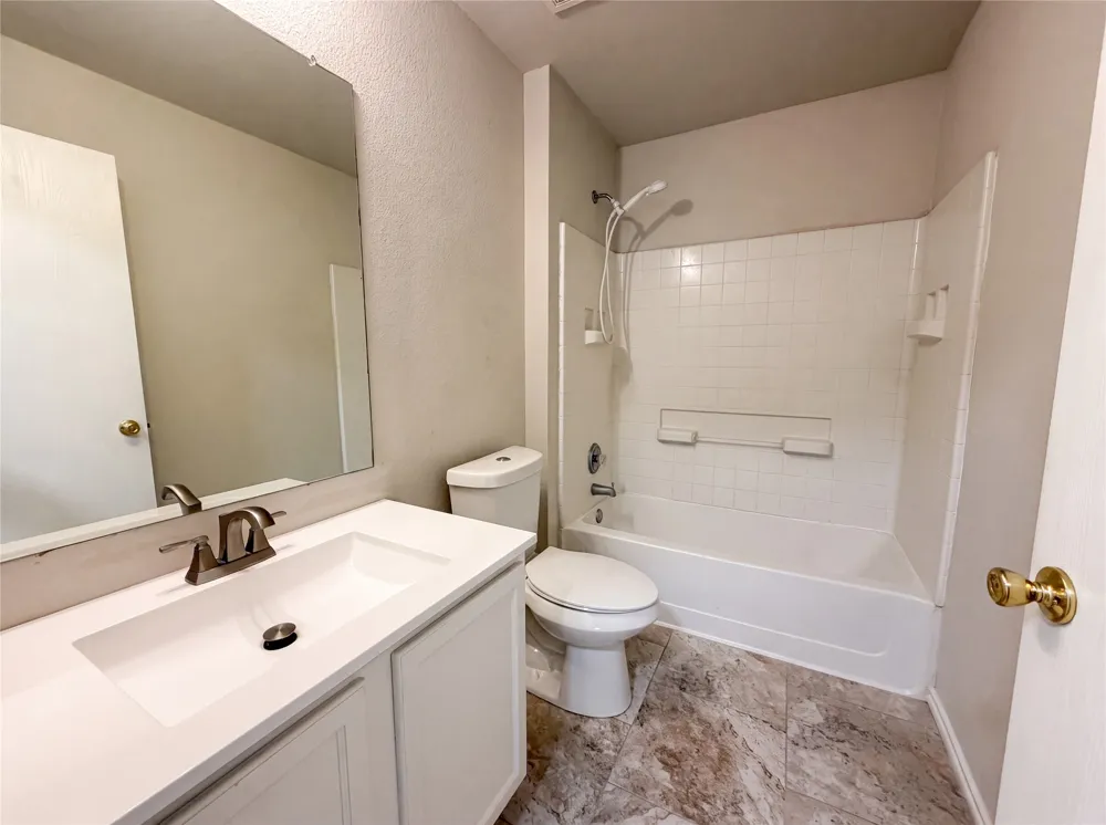 1076 Shadow Creek Boulevard Buda, TX 78610
