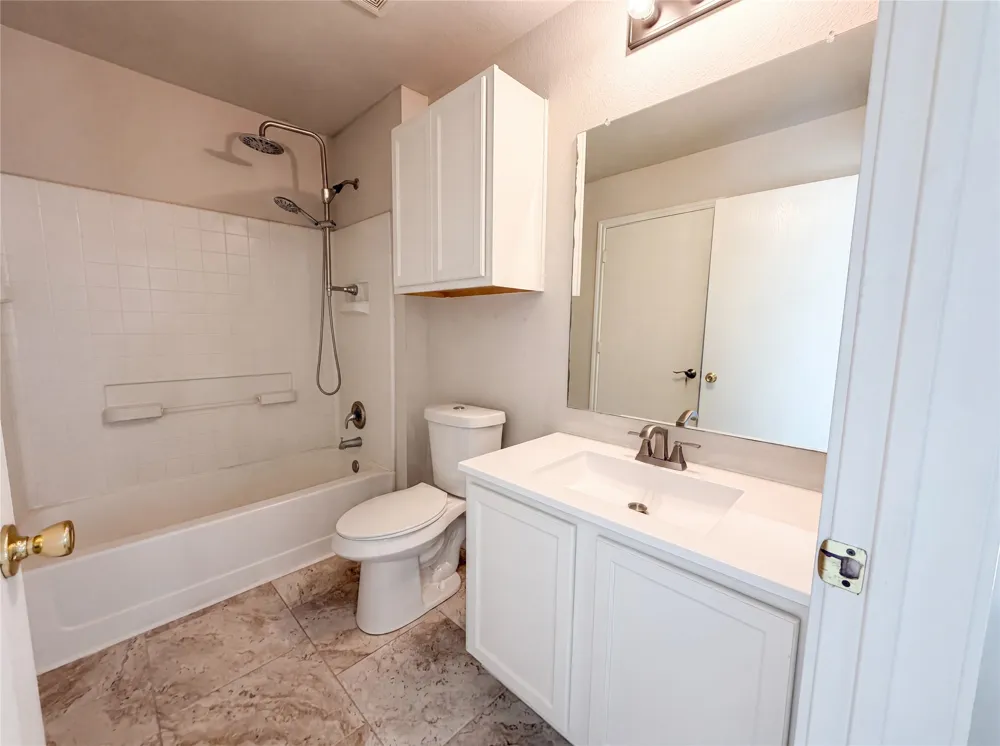 1076 Shadow Creek Boulevard Buda, TX 78610