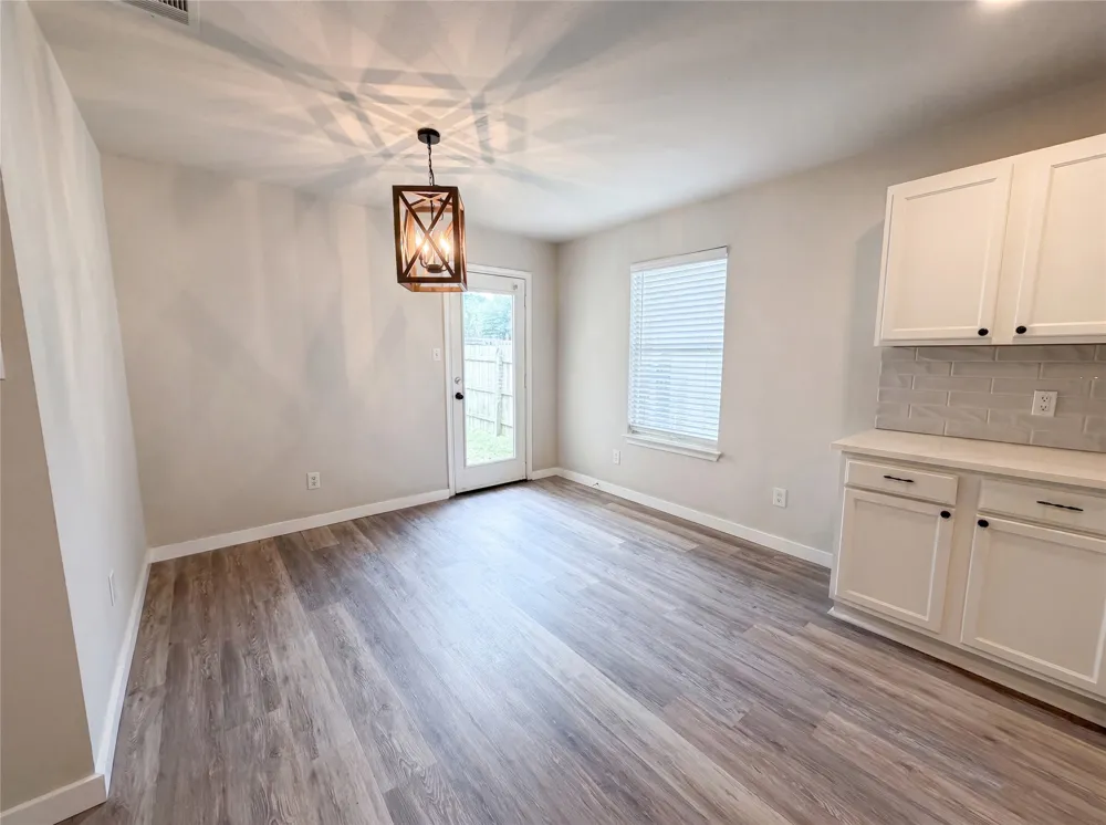 1076 Shadow Creek Boulevard Buda, TX 78610
