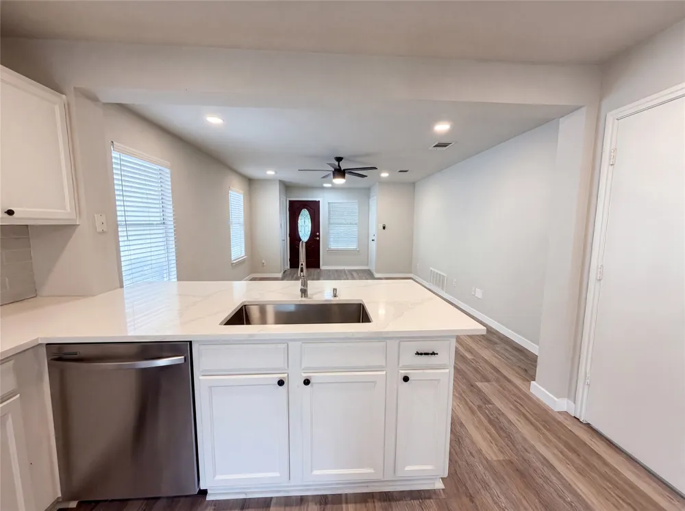 1076 Shadow Creek Boulevard Buda, TX 78610