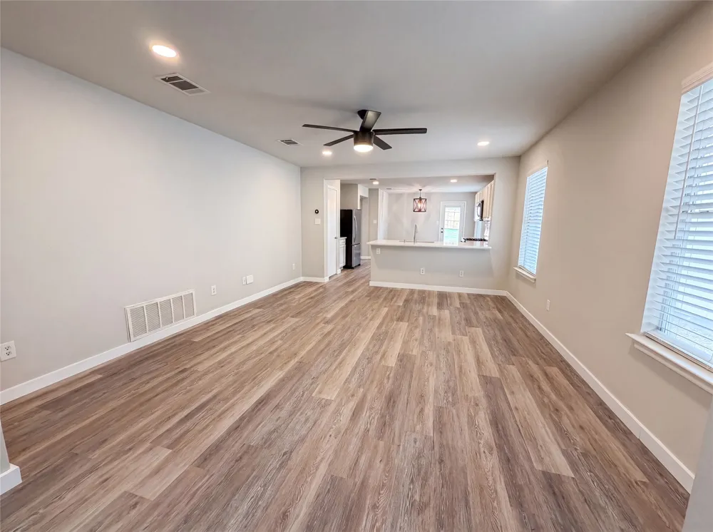 1076 Shadow Creek Boulevard Buda, TX 78610
