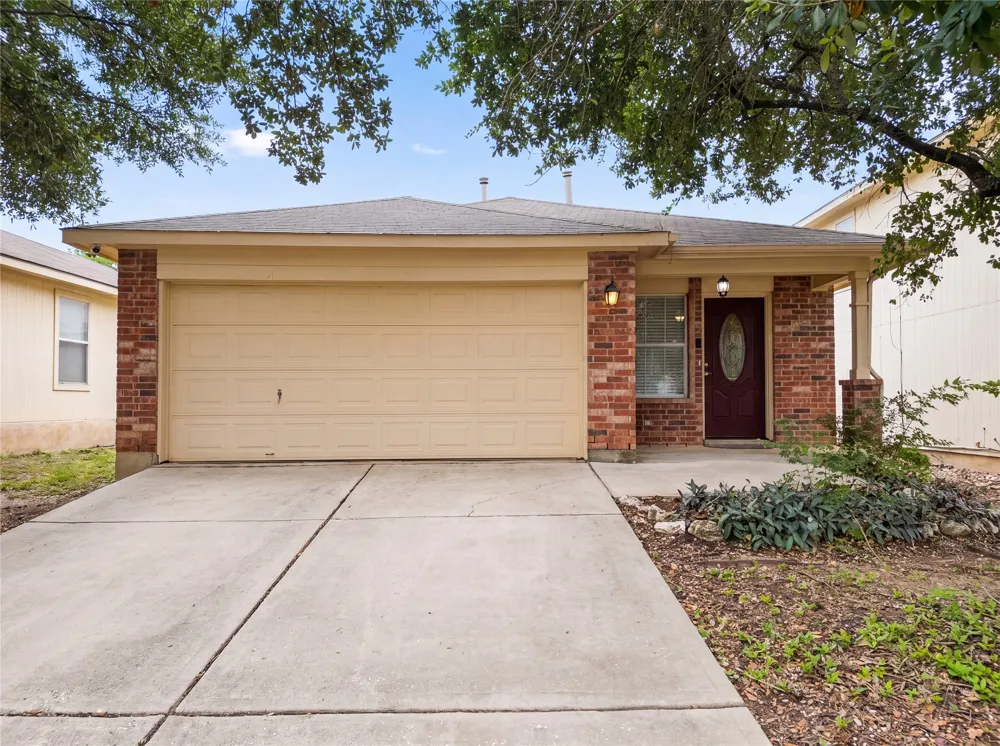 1076 Shadow Creek Boulevard Buda, TX 78610