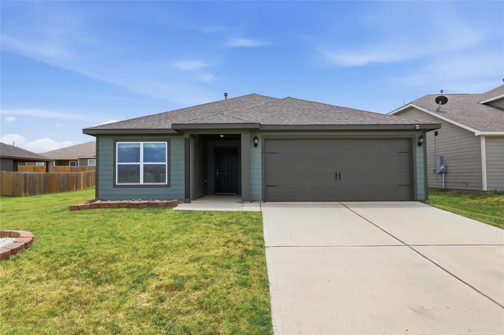 2405 Stillwater Drive Ponder, TX 76259