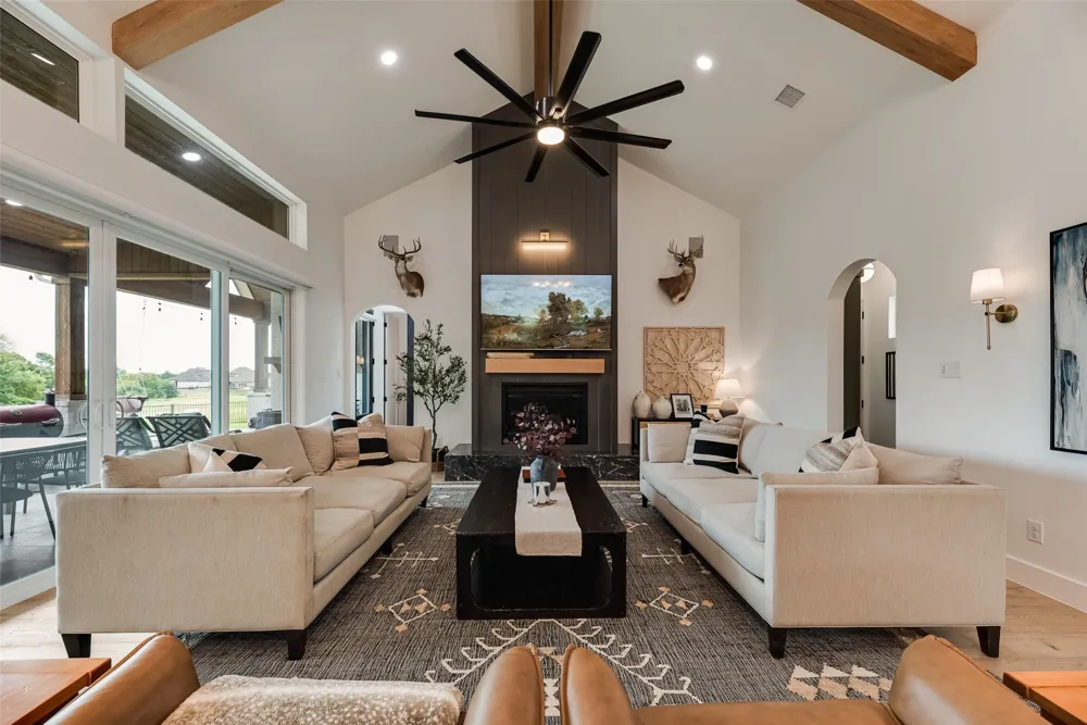 1305 Wolf Ridge Run Gunter, TX 75058