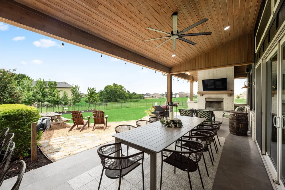 1305 Wolf Ridge Run Gunter, TX 75058