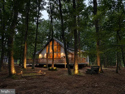 975 TUCKAHOE TRAIL