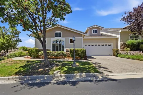 9066 Village View Loop
