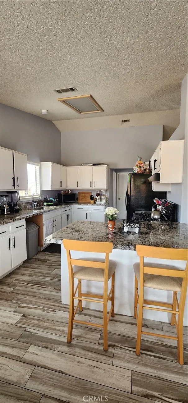 15009 Hopland Victorville, CA 92394