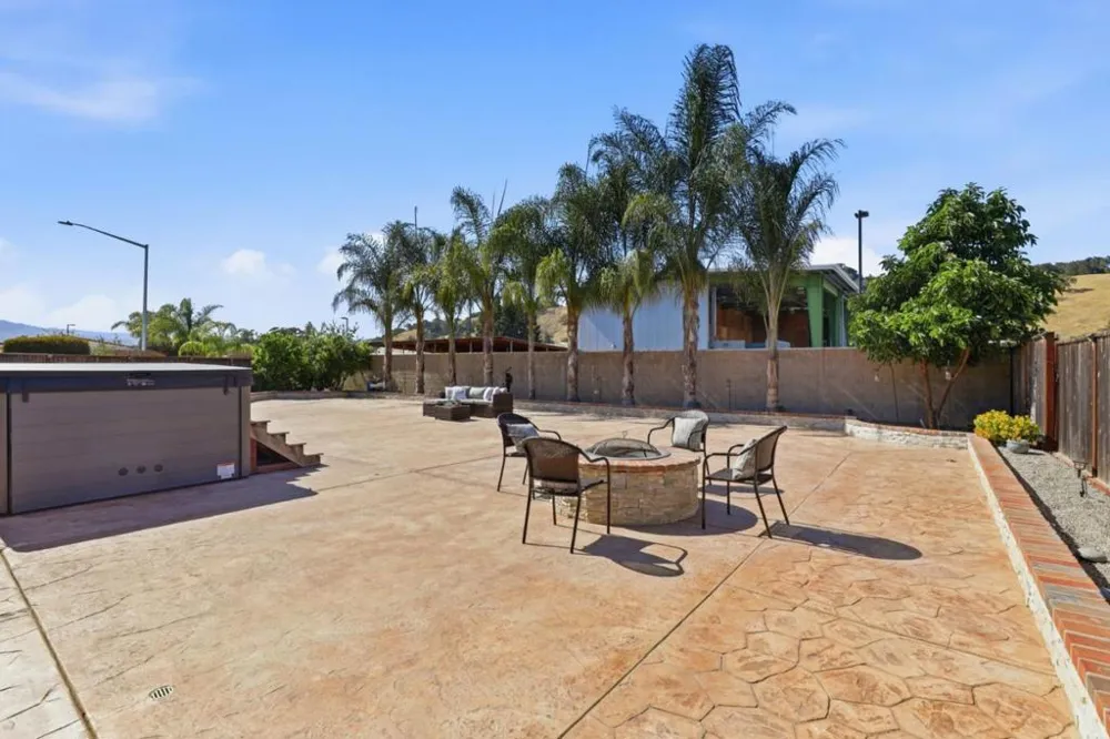 1860 Thyme Court Gilroy, CA 95020